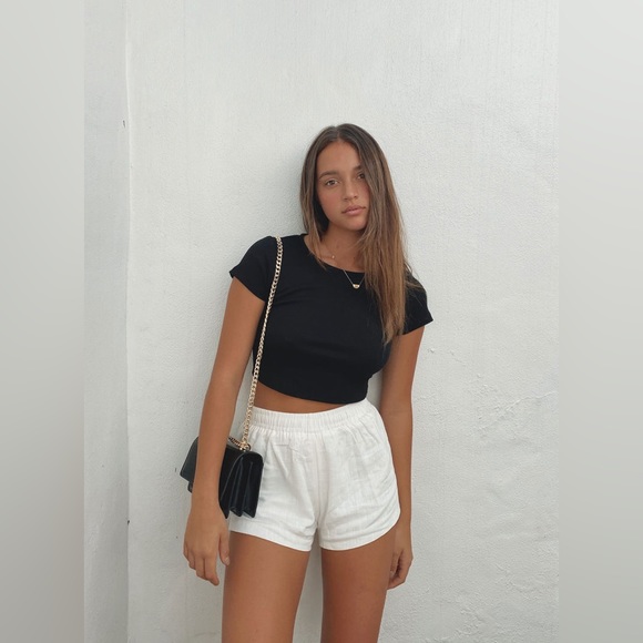 Princess Polly El Basico Cropped Tee in Black Size 6 New with tag - Picture 2 of 16